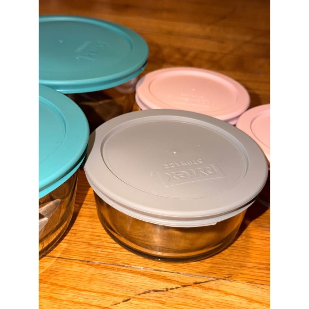 Pyrex Glass Storage Containers with Lids - Picture 3 of 6